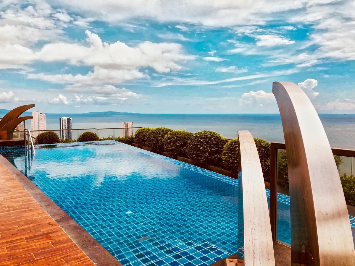 The Peak Towers Pattaya Apartamento Exterior foto